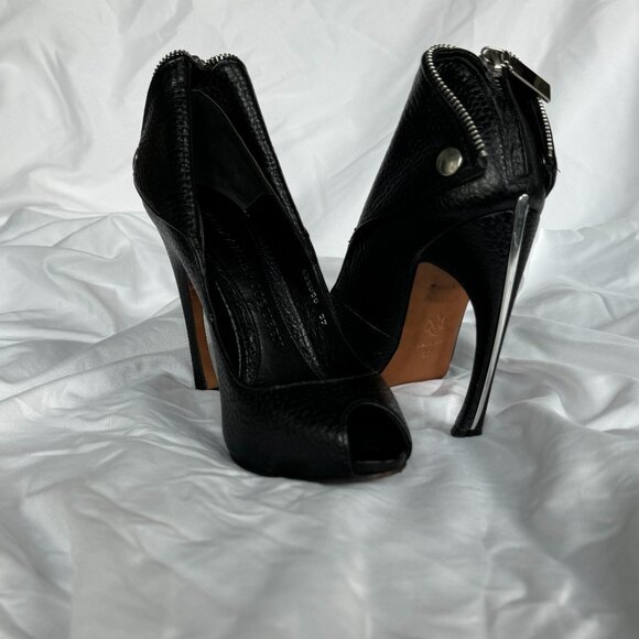 Alexander McQueen Shoes - ALEXANDER MCQUEEN Faithful black leather zip biker peeptoe bootie EU37